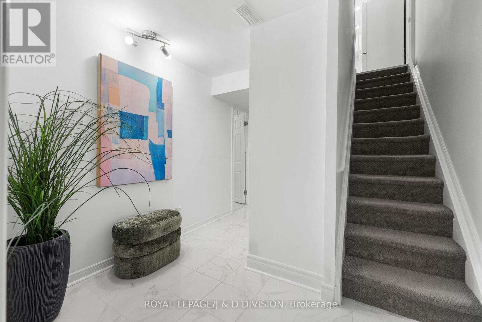 












28 ARGYLE STREET

,
Toronto,




Ontario
M6J1N4

