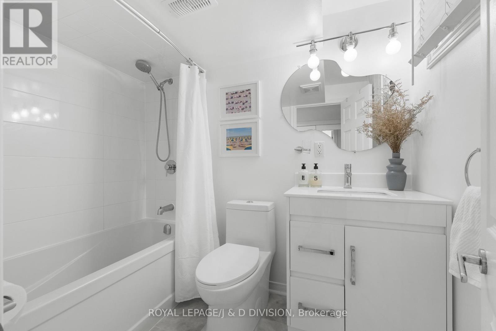 












28 ARGYLE STREET

,
Toronto,




Ontario
M6J1N4

