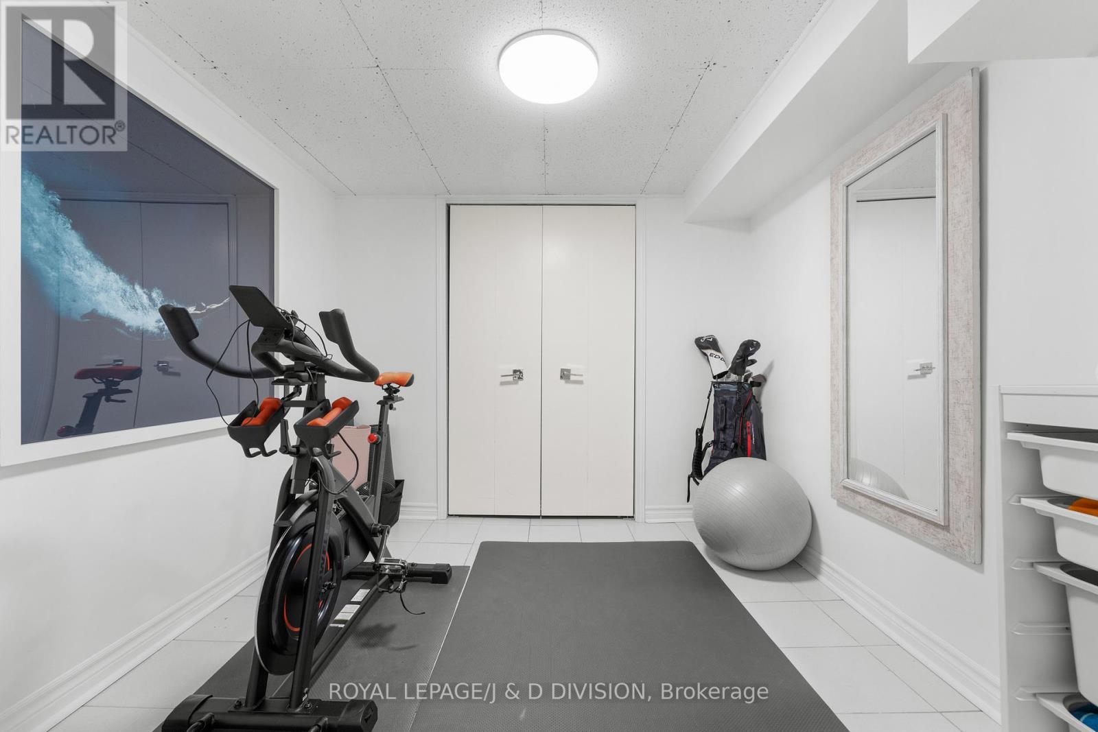 












28 ARGYLE STREET

,
Toronto,




Ontario
M6J1N4

