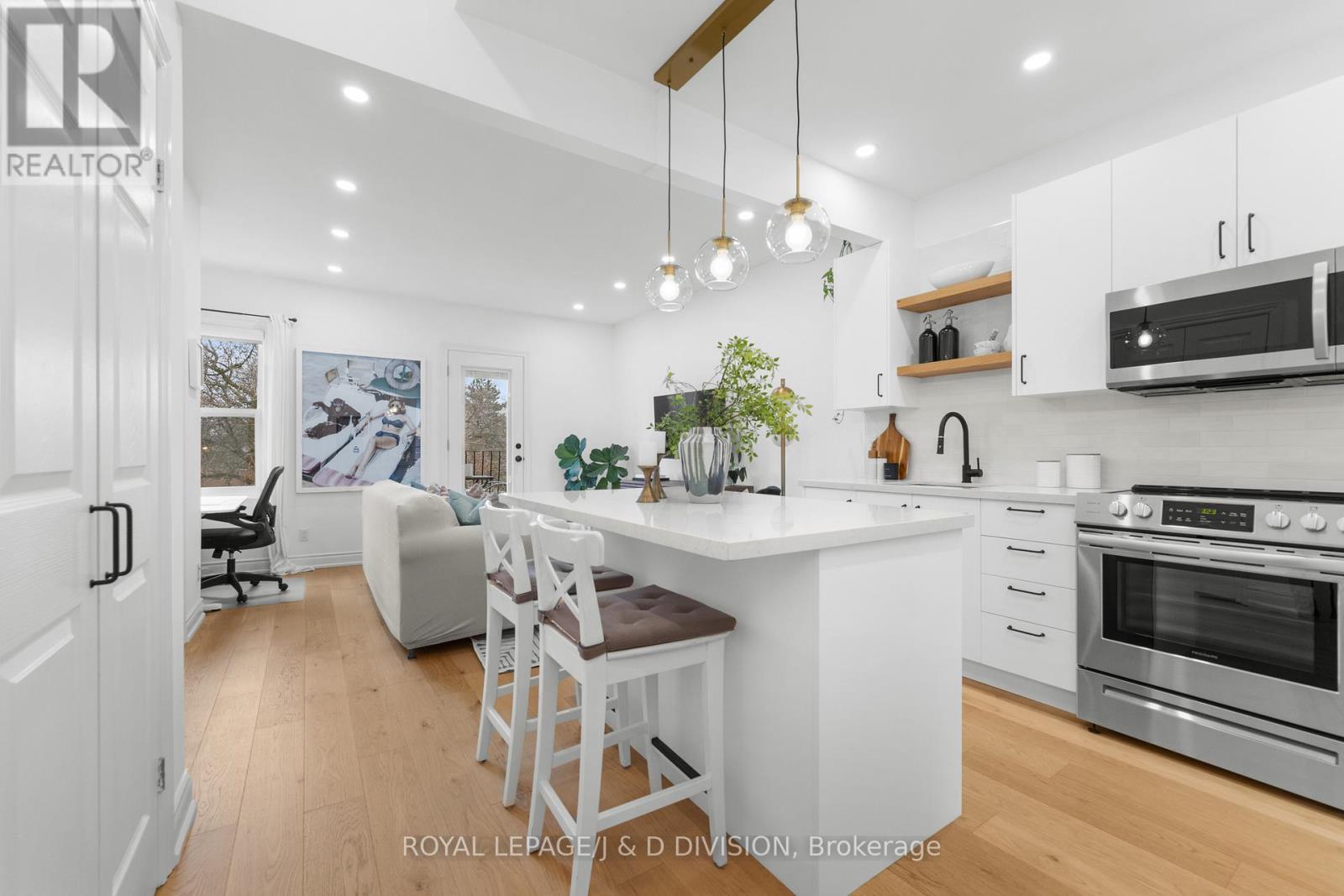 












28 ARGYLE STREET

,
Toronto,




Ontario
M6J1N4

