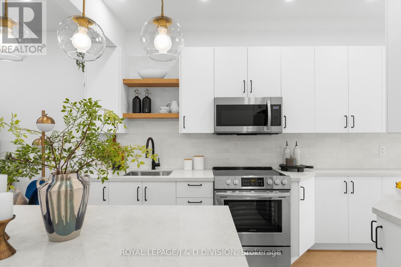 












28 ARGYLE STREET

,
Toronto,




Ontario
M6J1N4

