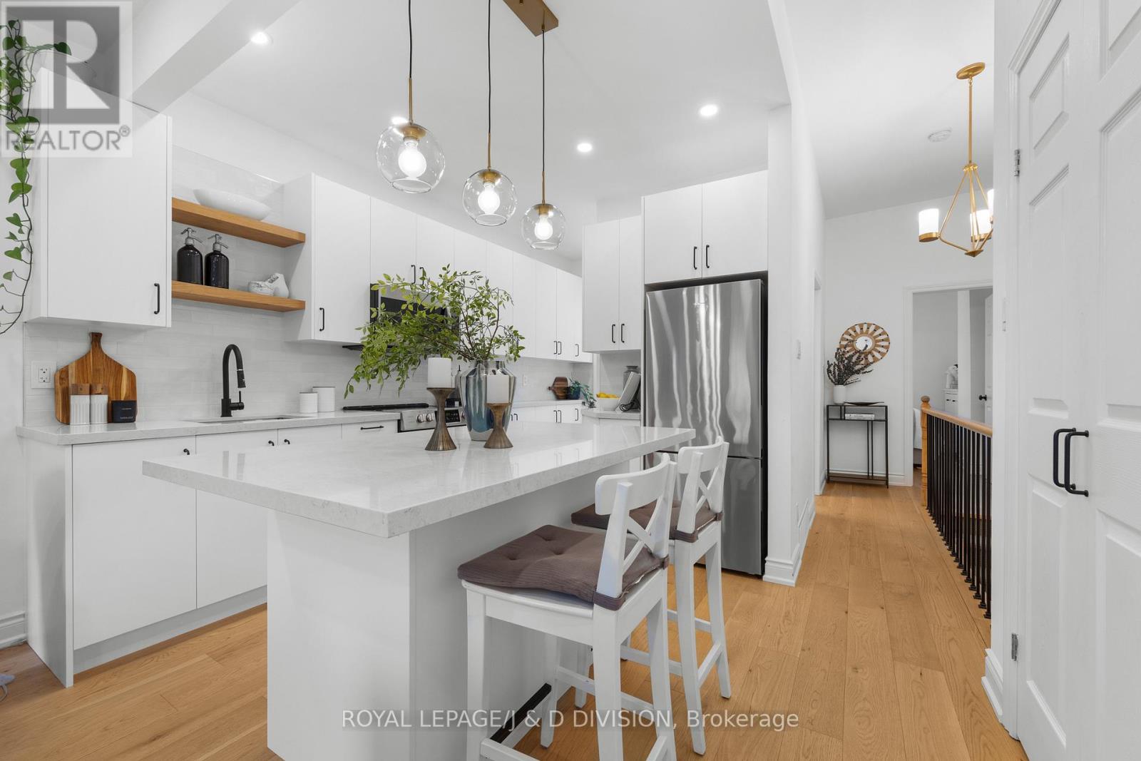 












28 ARGYLE STREET

,
Toronto,




Ontario
M6J1N4

