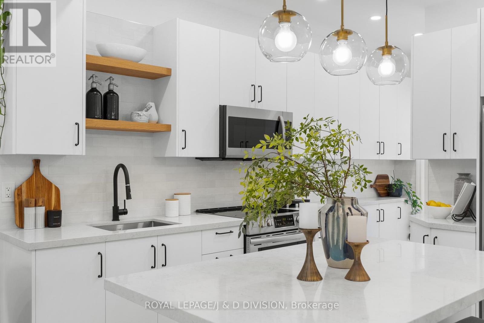 












28 ARGYLE STREET

,
Toronto,




Ontario
M6J1N4

