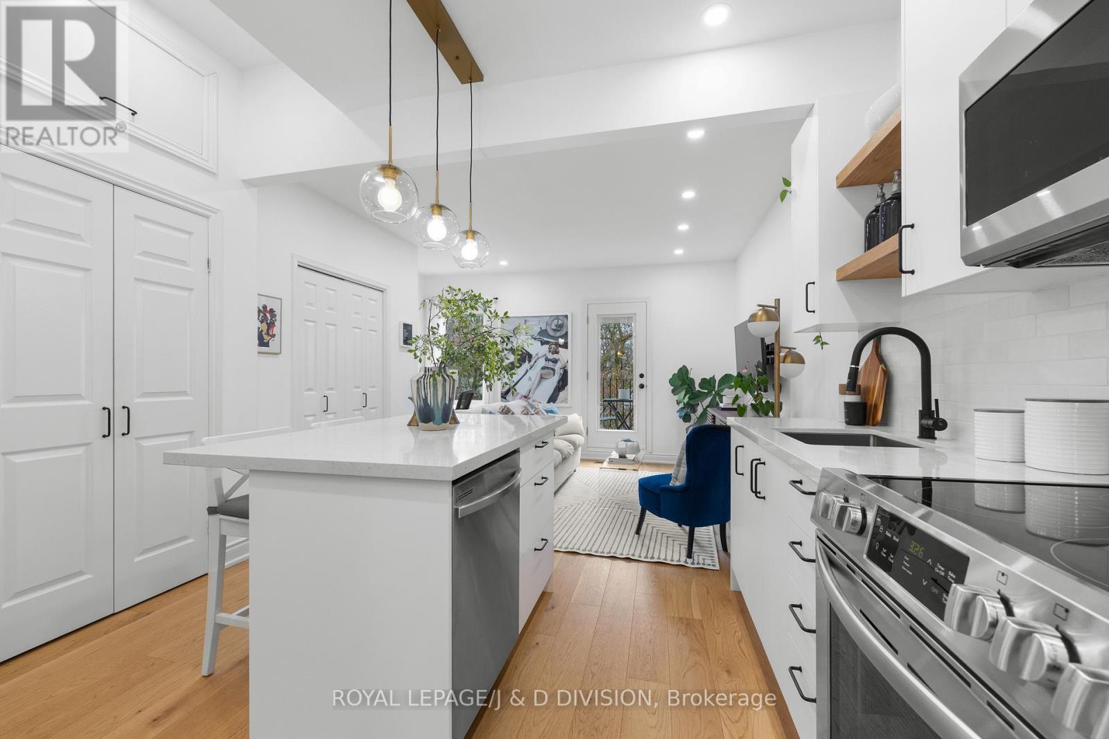 












28 ARGYLE STREET

,
Toronto,




Ontario
M6J1N4

