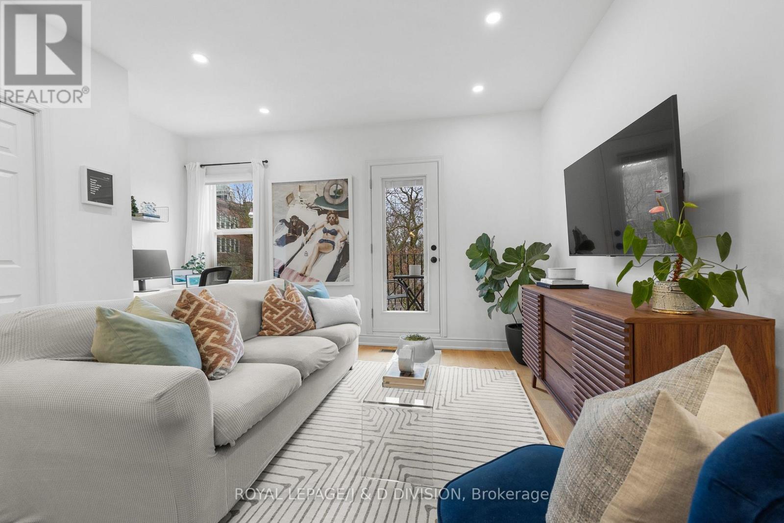 












28 ARGYLE STREET

,
Toronto,




Ontario
M6J1N4

