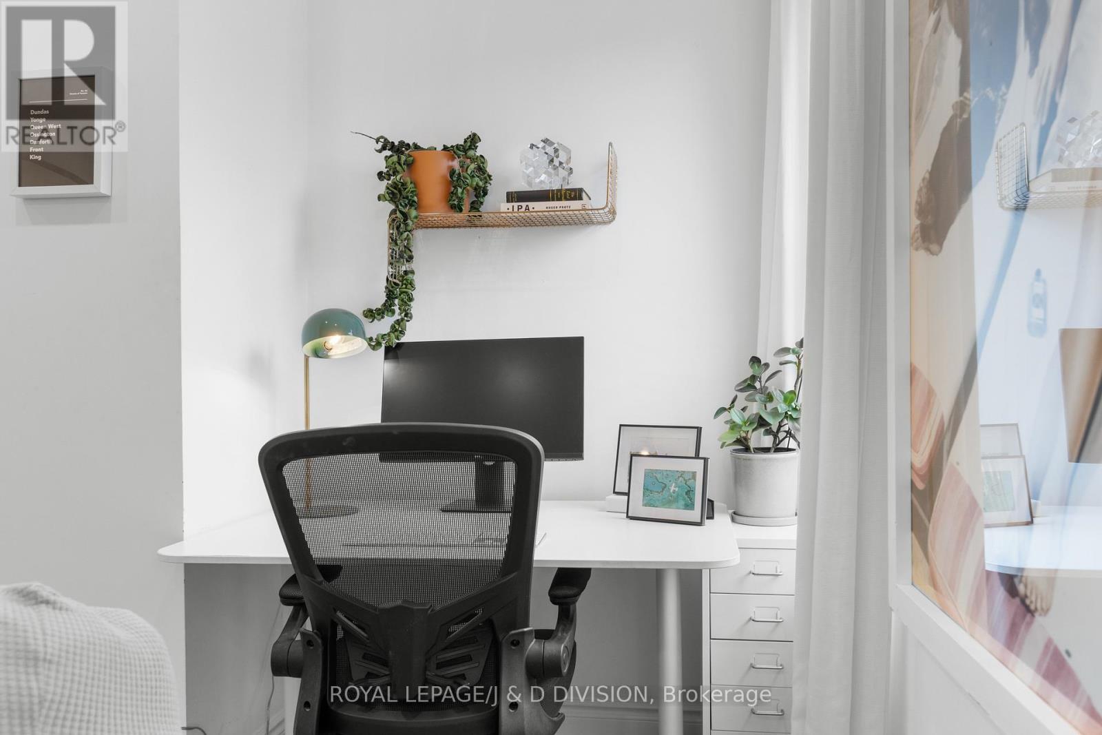 












28 ARGYLE STREET

,
Toronto,




Ontario
M6J1N4

