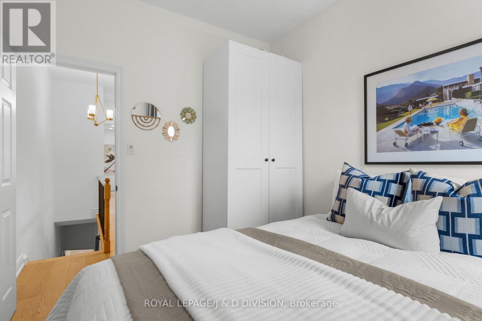 












28 ARGYLE STREET

,
Toronto,




Ontario
M6J1N4

