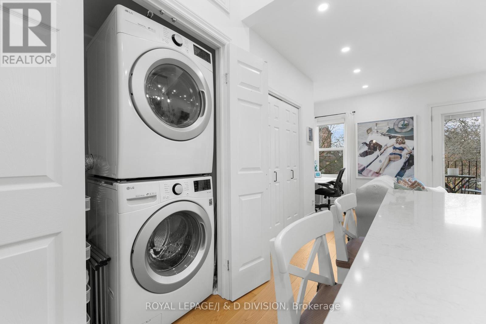 












28 ARGYLE STREET

,
Toronto,




Ontario
M6J1N4

