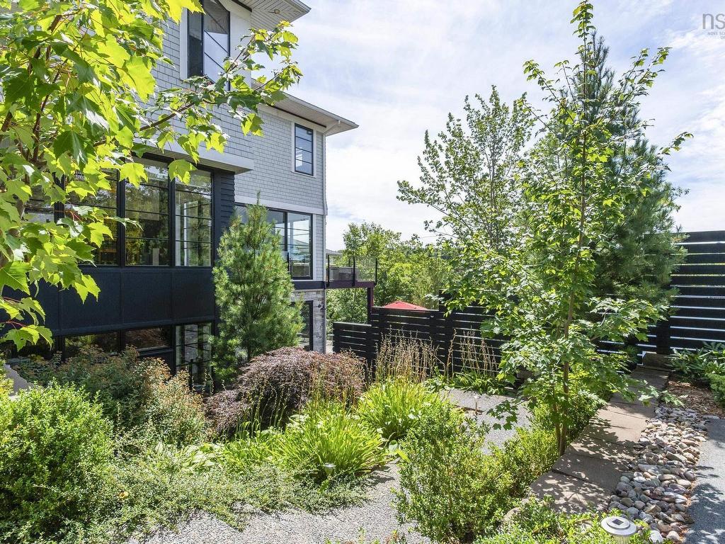 












1170 Rockcliffe Street

,
Halifax,




NS
B3H 3Y6

