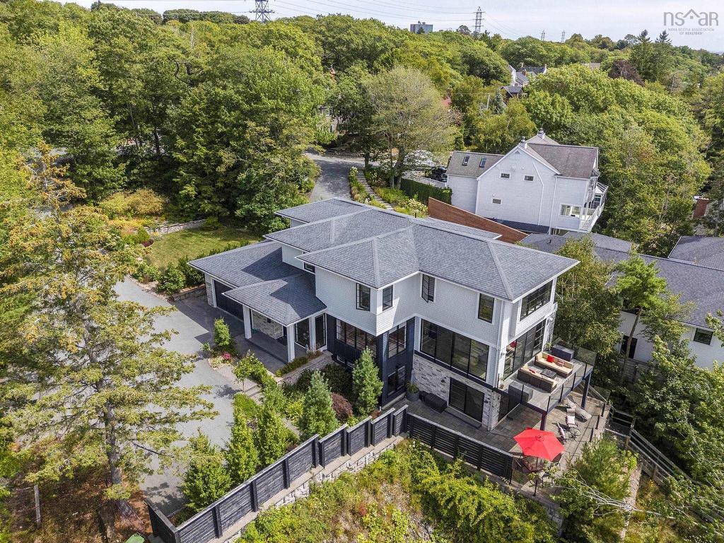 












1170 Rockcliffe Street

,
Halifax,




NS
B3H 3Y6

