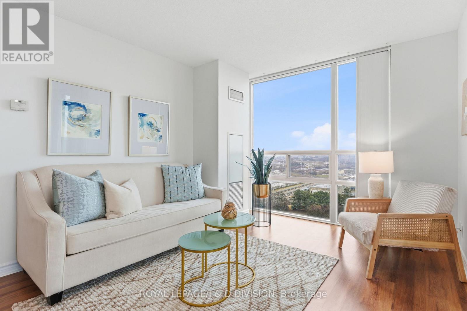 












1610 - 68 GRANGEWAY AVENUE

,
Toronto,




Ontario
M1H0A1

