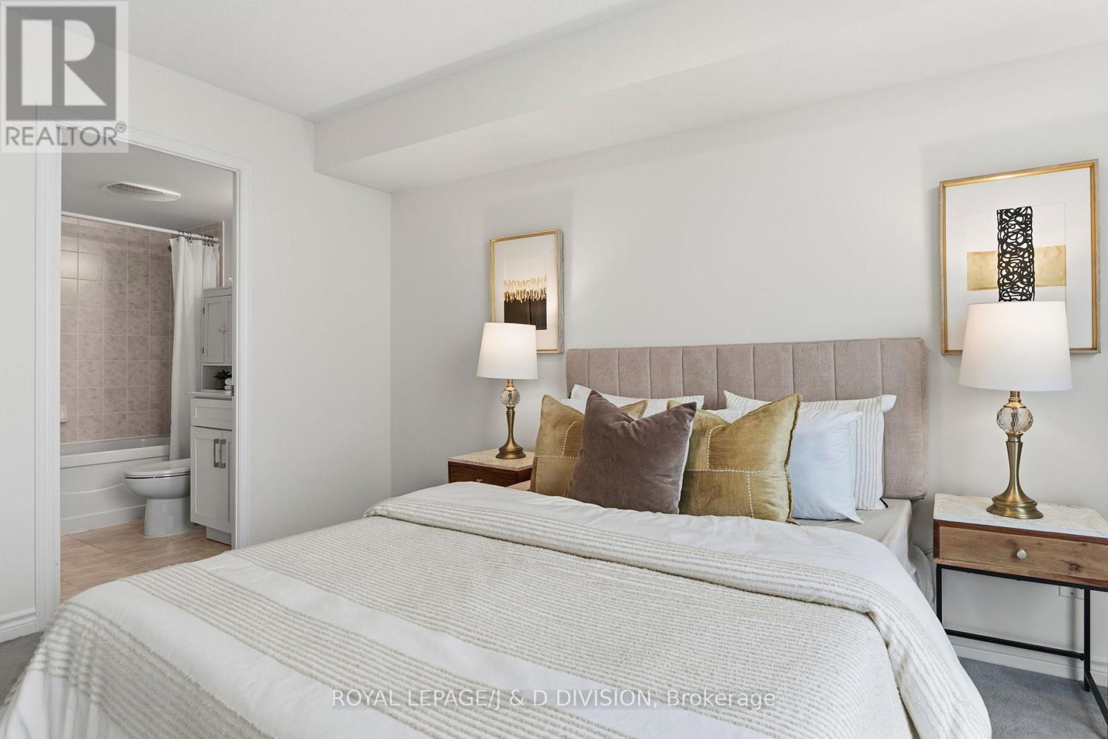 












1610 - 68 GRANGEWAY AVENUE

,
Toronto,




Ontario
M1H0A1

