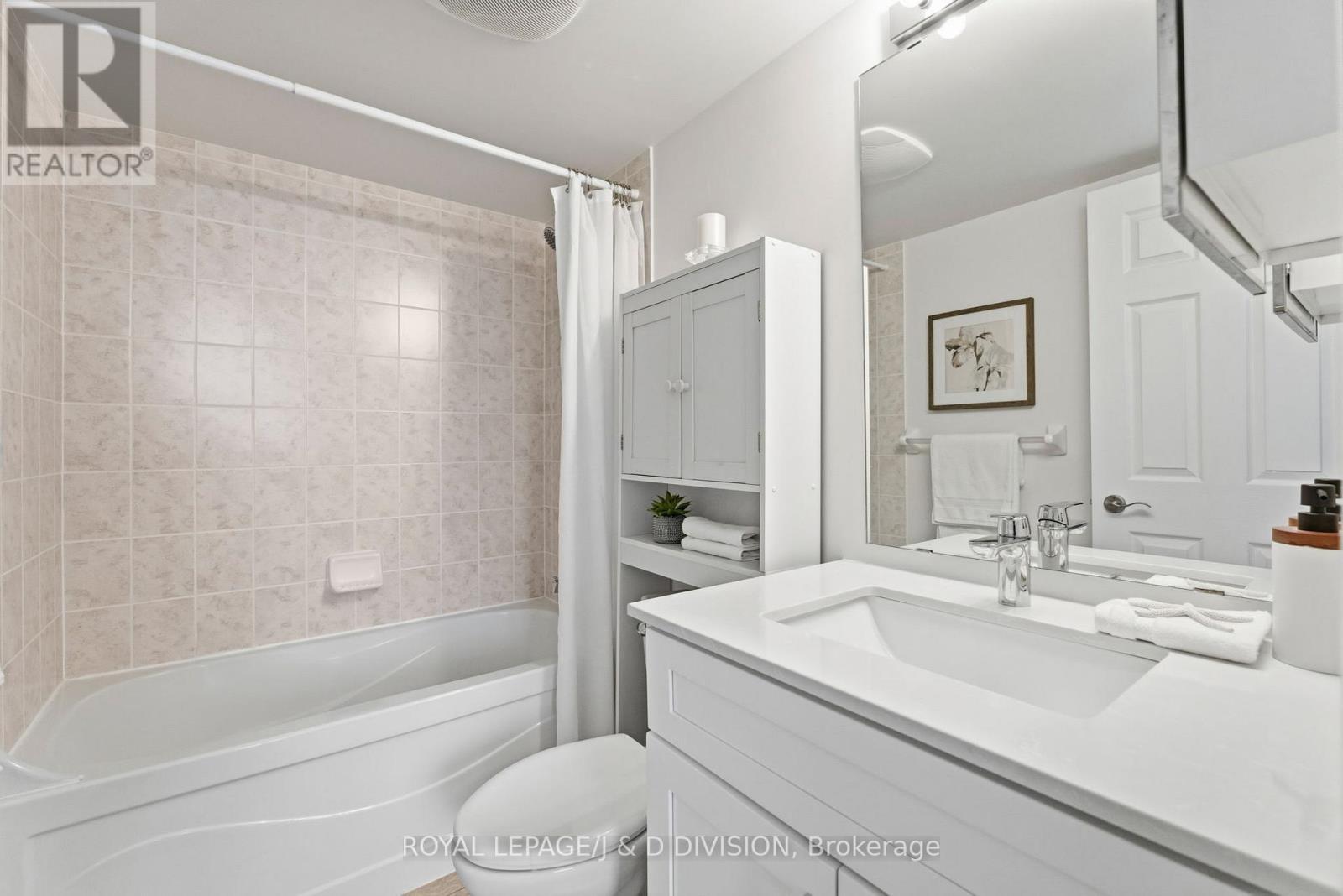 












1610 - 68 GRANGEWAY AVENUE

,
Toronto,




Ontario
M1H0A1

