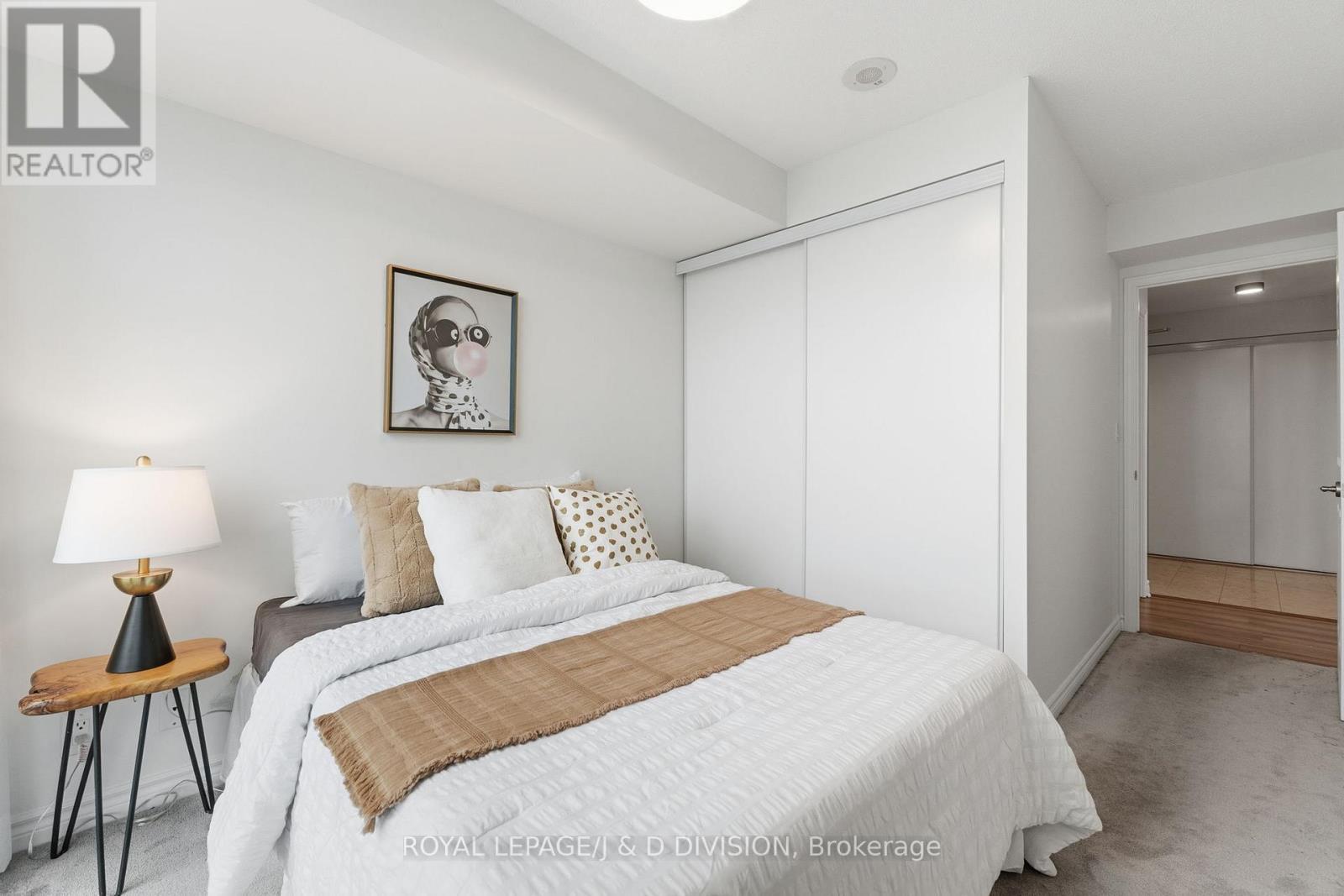 












1610 - 68 GRANGEWAY AVENUE

,
Toronto,




Ontario
M1H0A1

