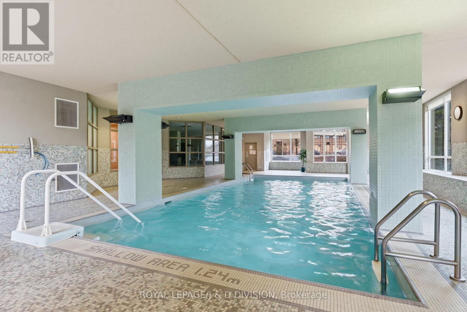 












1610 - 68 GRANGEWAY AVENUE

,
Toronto,




Ontario
M1H0A1

