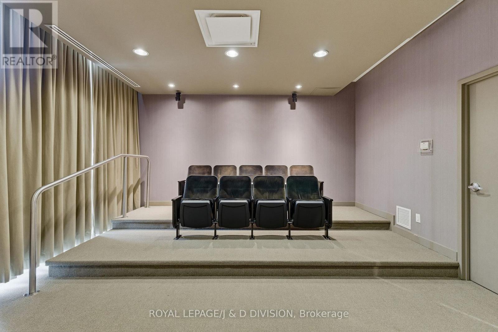 












1610 - 68 GRANGEWAY AVENUE

,
Toronto,




Ontario
M1H0A1

