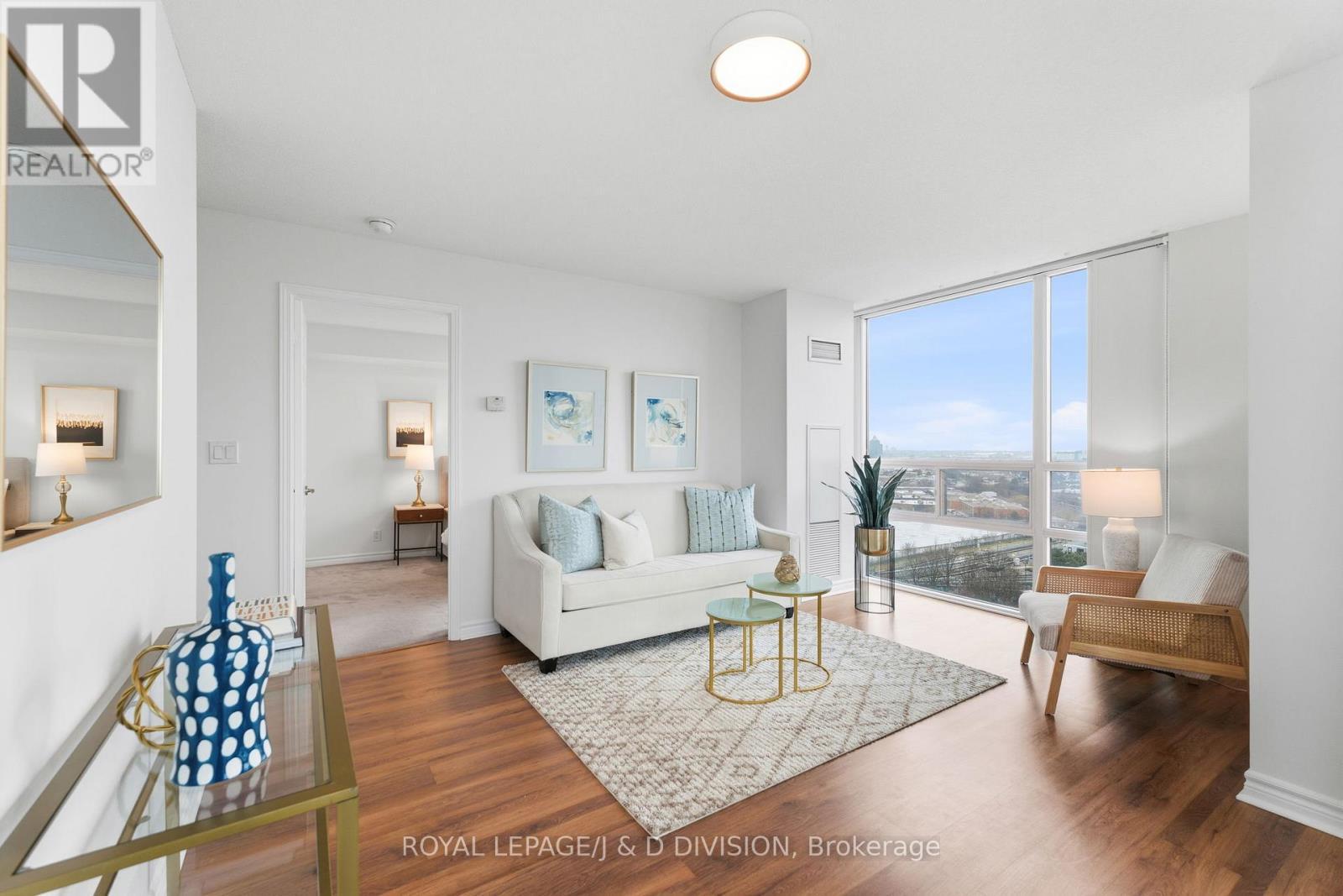 












1610 - 68 GRANGEWAY AVENUE

,
Toronto,




Ontario
M1H0A1

