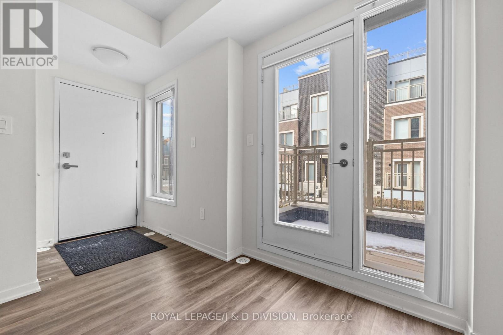 












57 - 31 HONEYCRISP CRESCENT

,
Vaughan,




Ontario
L4K0N6

