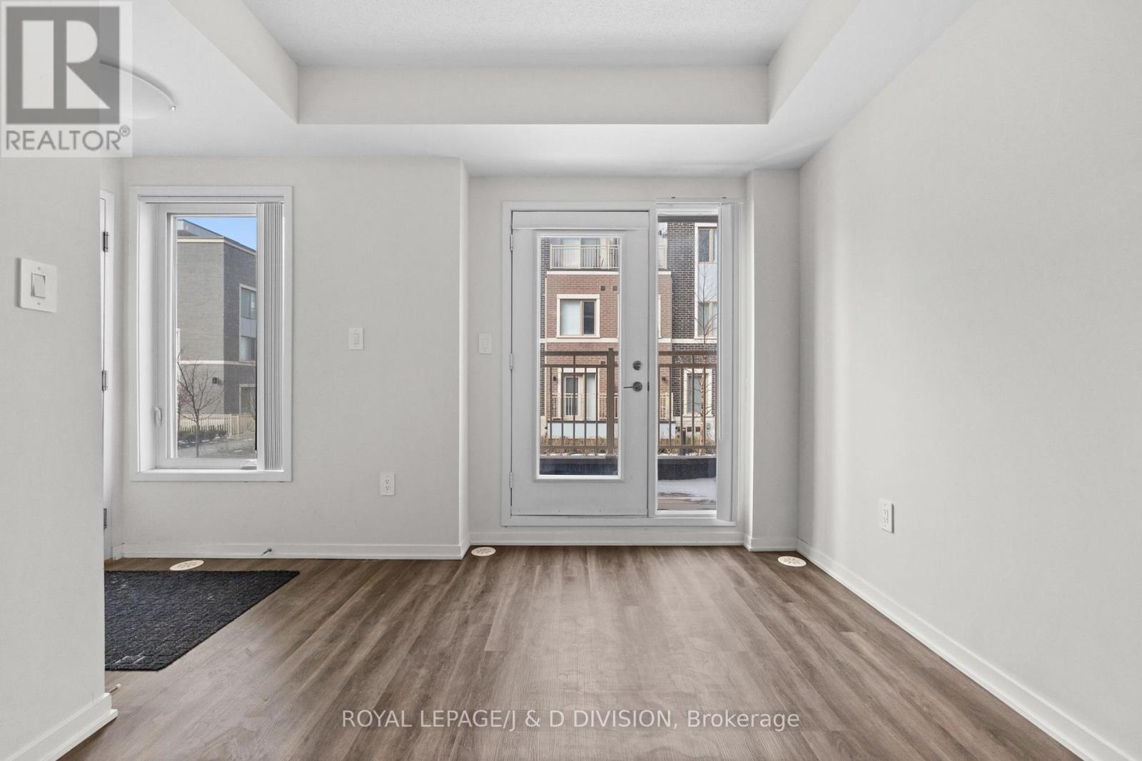 












57 - 31 HONEYCRISP CRESCENT

,
Vaughan,




Ontario
L4K0N6

