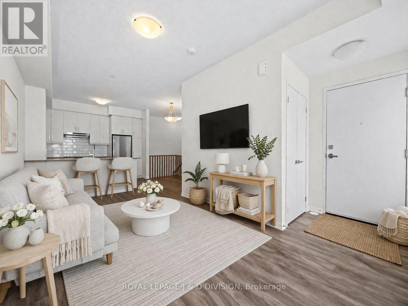 












57 - 31 HONEYCRISP CRESCENT

,
Vaughan,




Ontario
L4K0N6

