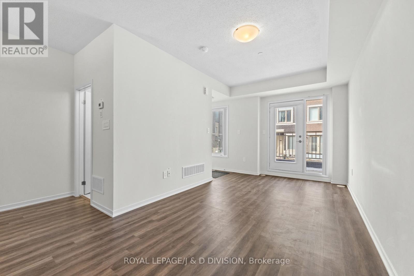 












57 - 31 HONEYCRISP CRESCENT

,
Vaughan,




Ontario
L4K0N6

