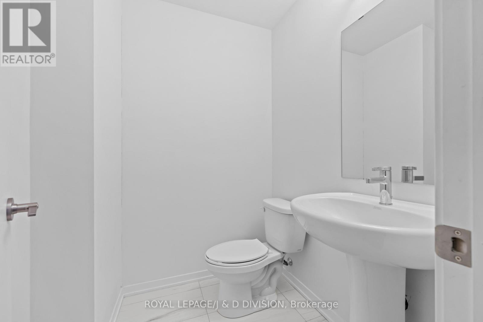 












57 - 31 HONEYCRISP CRESCENT

,
Vaughan,




Ontario
L4K0N6

