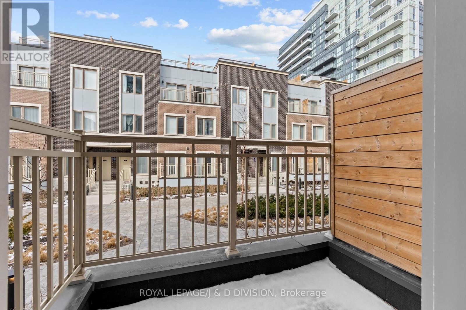 












57 - 31 HONEYCRISP CRESCENT

,
Vaughan,




Ontario
L4K0N6

