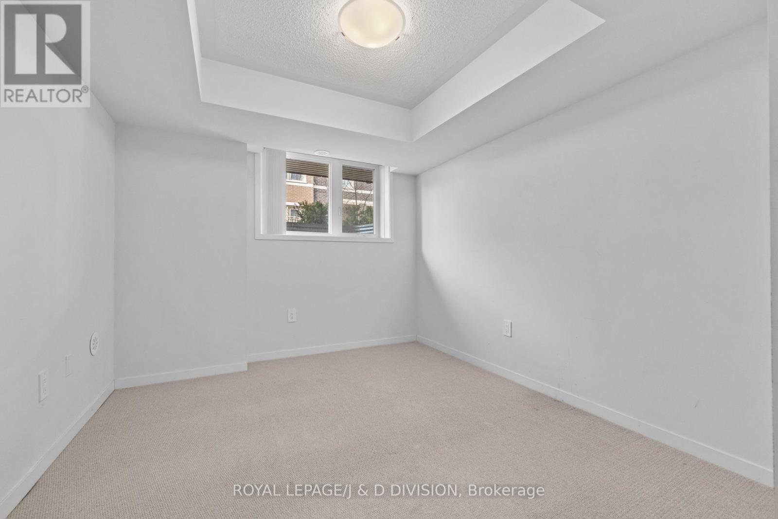 












57 - 31 HONEYCRISP CRESCENT

,
Vaughan,




Ontario
L4K0N6

