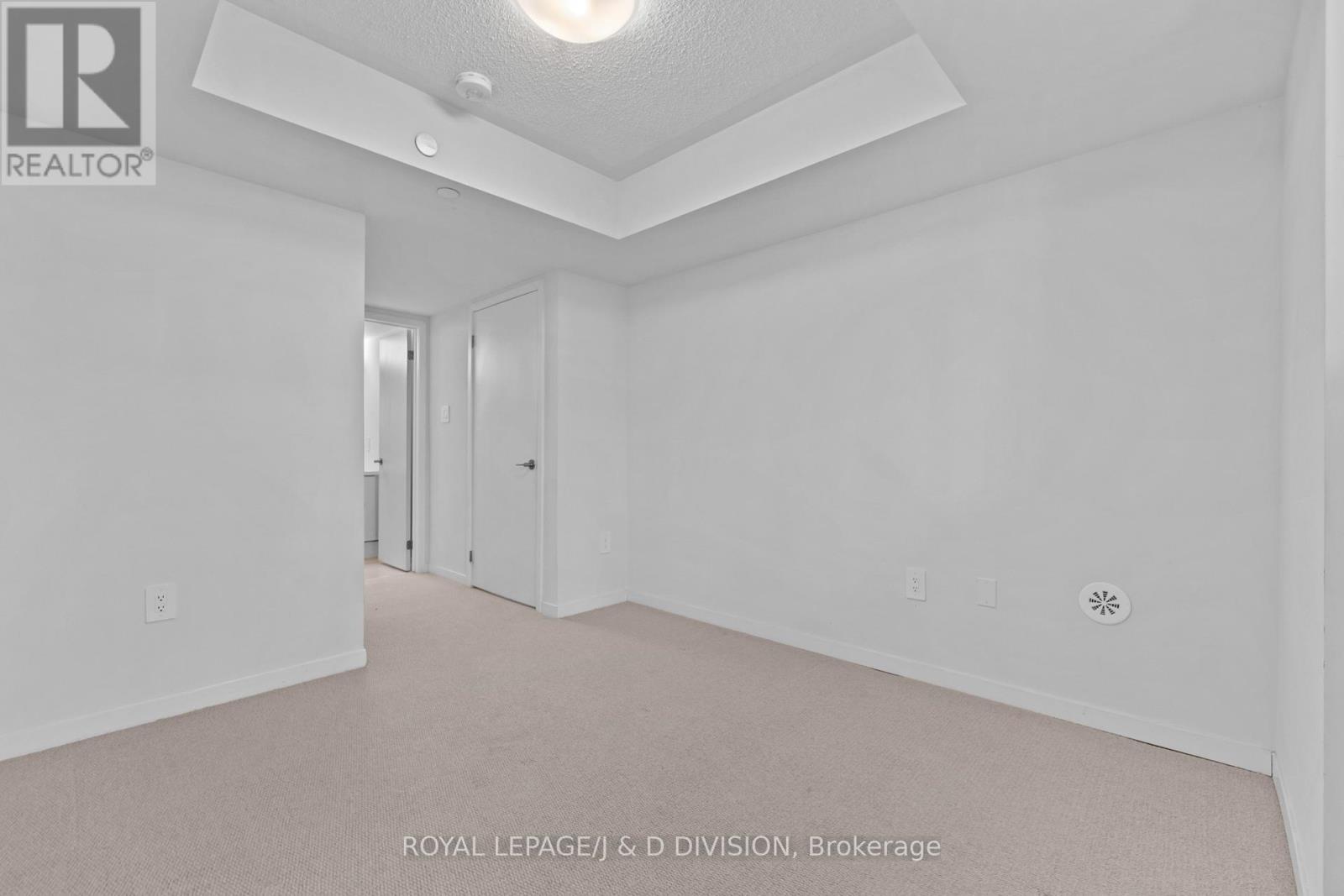 












57 - 31 HONEYCRISP CRESCENT

,
Vaughan,




Ontario
L4K0N6

