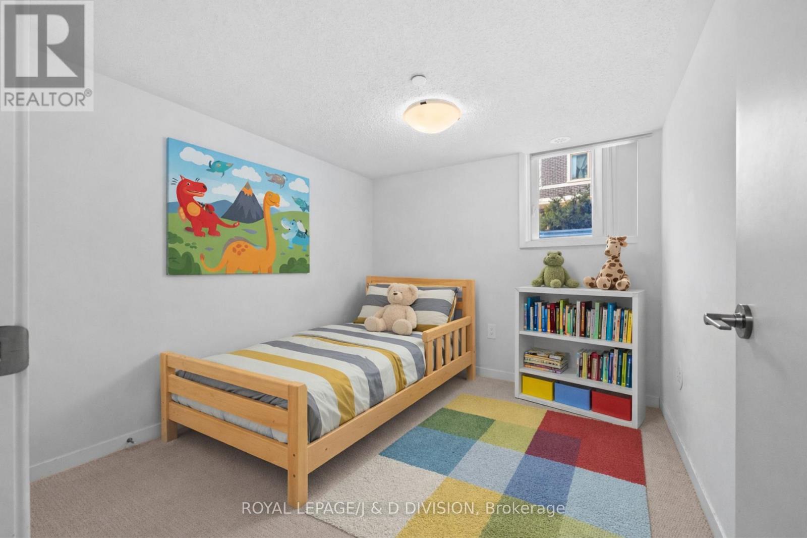 












57 - 31 HONEYCRISP CRESCENT

,
Vaughan,




Ontario
L4K0N6

