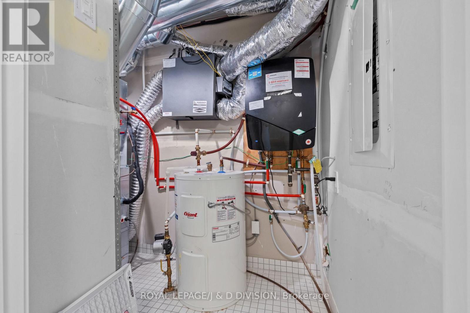 












57 - 31 HONEYCRISP CRESCENT

,
Vaughan,




Ontario
L4K0N6

