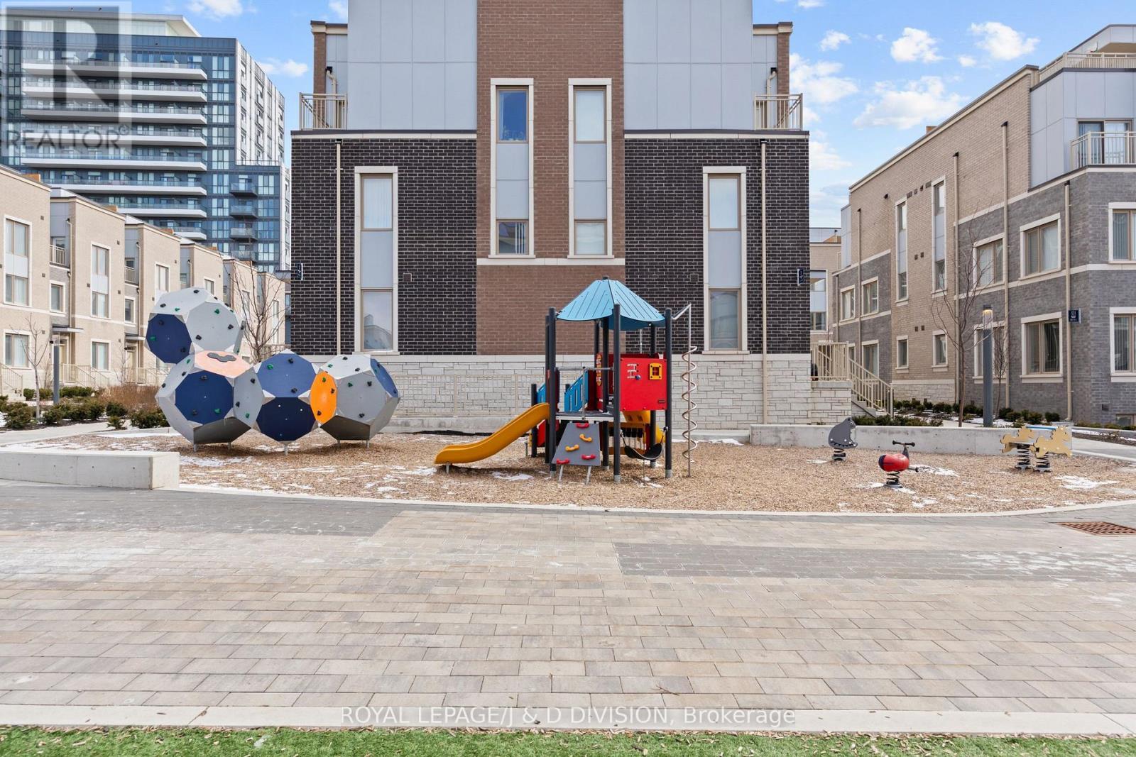 












57 - 31 HONEYCRISP CRESCENT

,
Vaughan,




Ontario
L4K0N6

