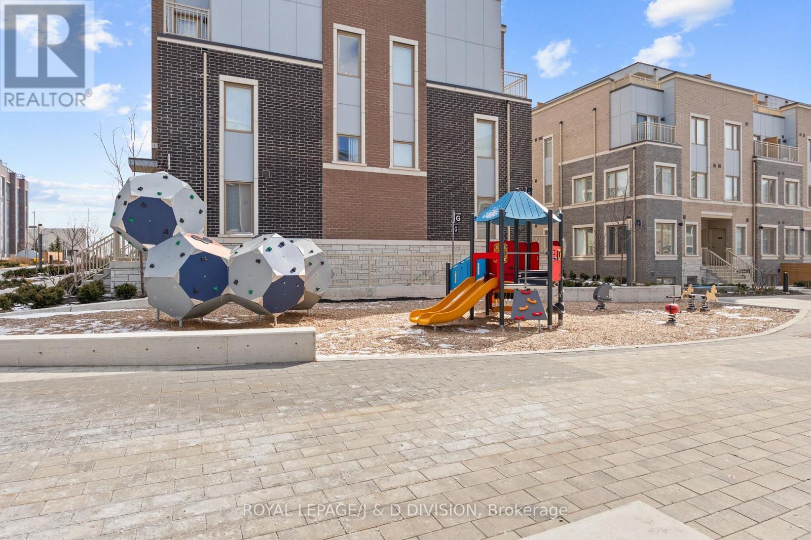 












57 - 31 HONEYCRISP CRESCENT

,
Vaughan,




Ontario
L4K0N6

