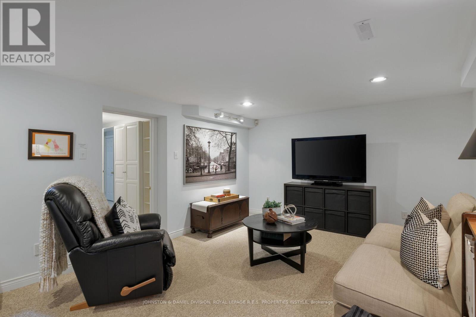 












130 FRANK RIVERS DRIVE

,
Toronto,




Ontario
M1W3N4

