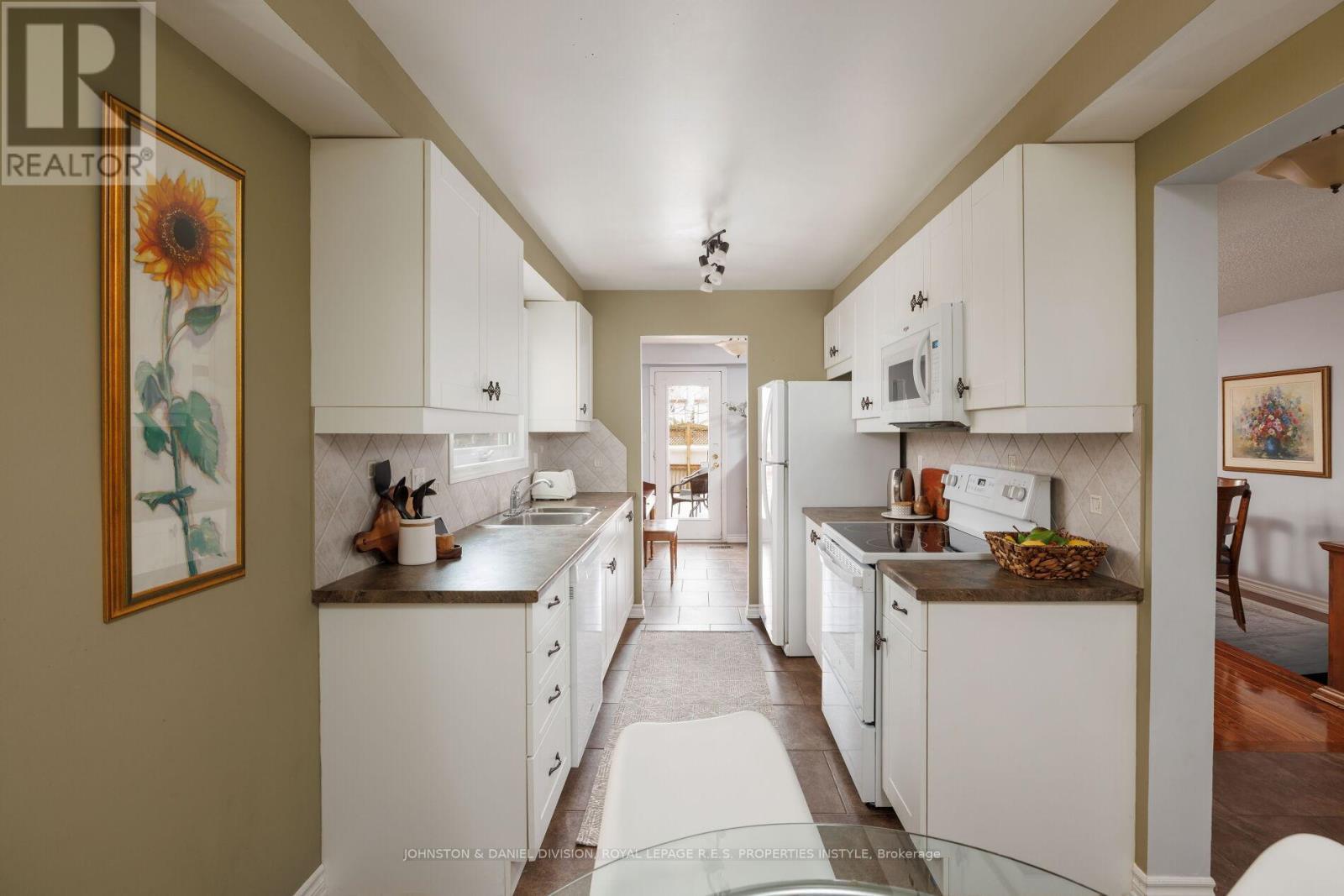 












130 FRANK RIVERS DRIVE

,
Toronto,




Ontario
M1W3N4

