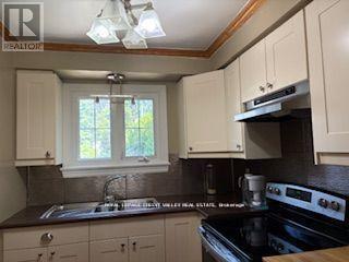 












24 SUTTER AVENUE

,
Brampton,




Ontario
L6Z1G7

