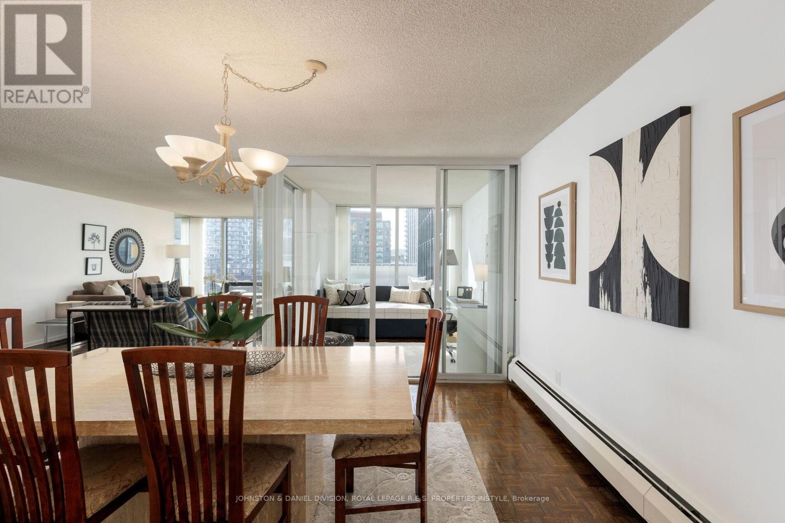 












901 - 30 WELLINGTON STREET E

,
Toronto,




Ontario
M5E1S3

