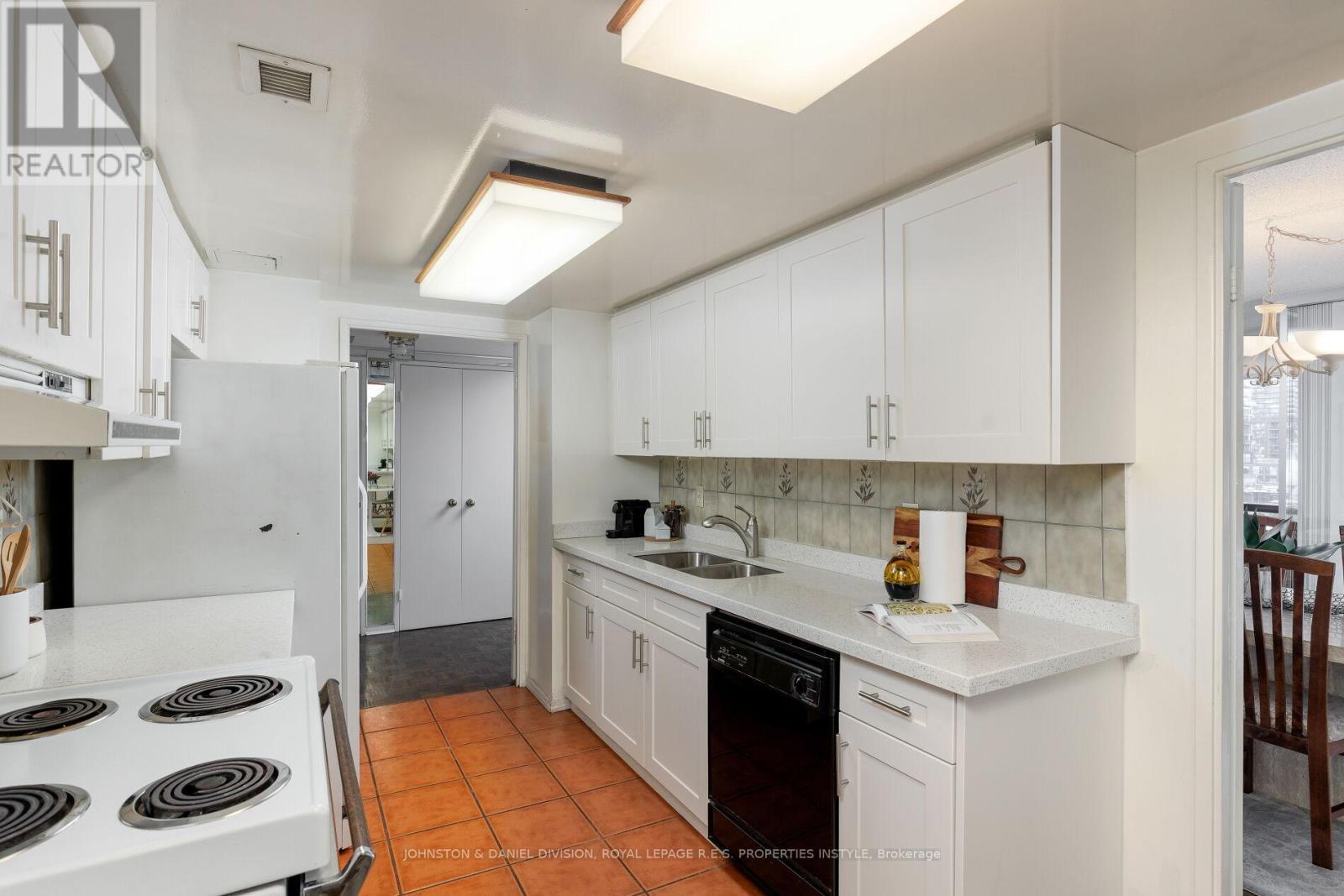 












901 - 30 WELLINGTON STREET E

,
Toronto,




Ontario
M5E1S3

