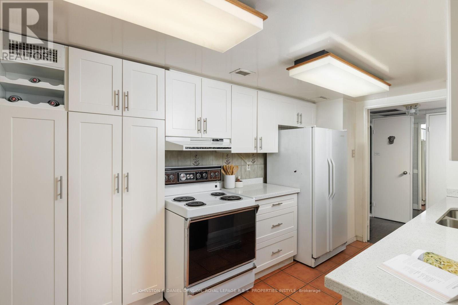 












901 - 30 WELLINGTON STREET E

,
Toronto,




Ontario
M5E1S3

