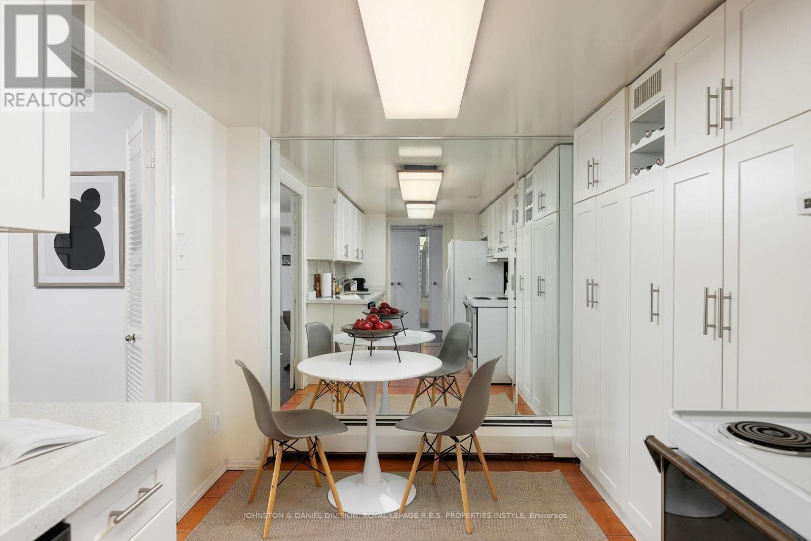 












901 - 30 WELLINGTON STREET E

,
Toronto,




Ontario
M5E1S3

