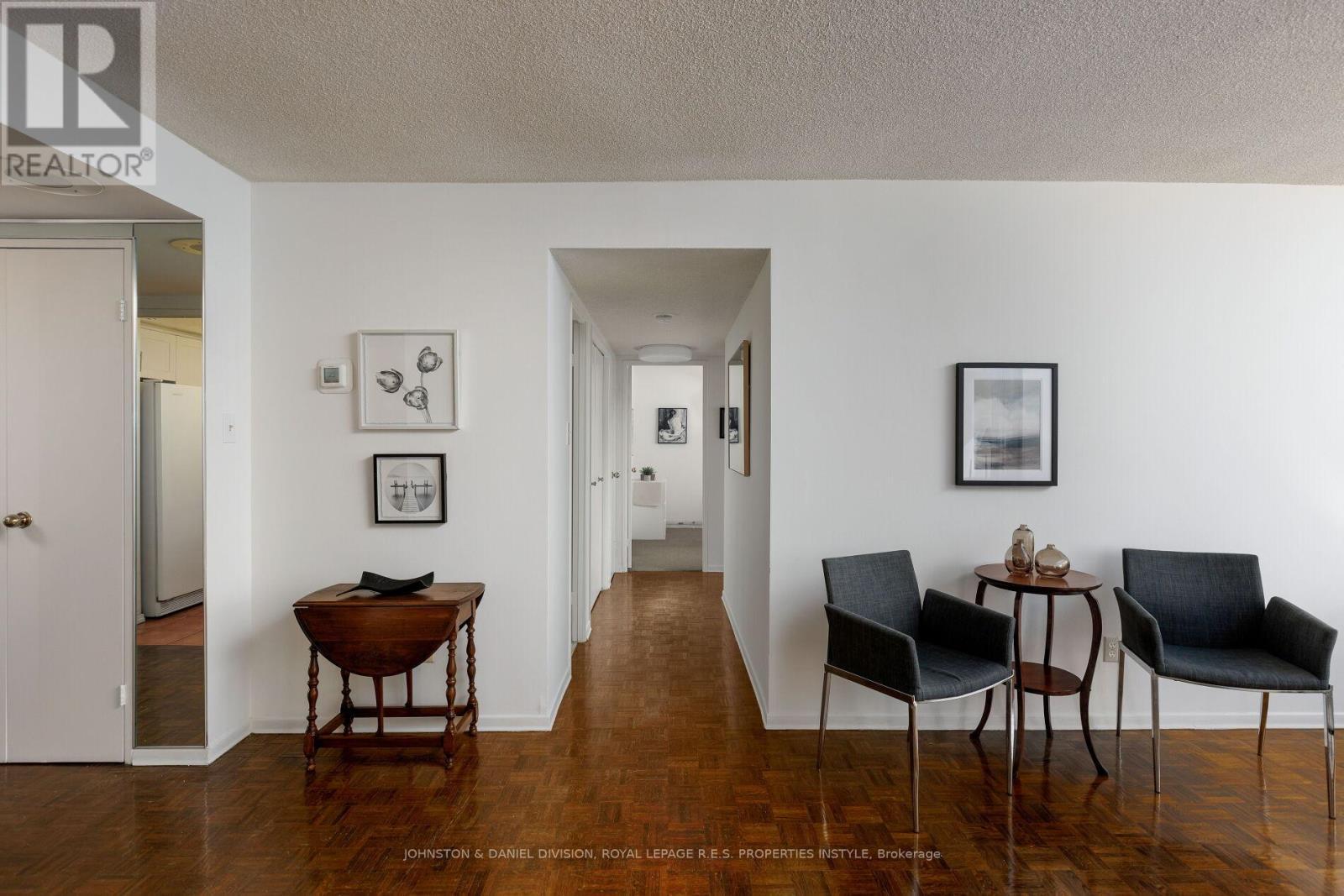 












901 - 30 WELLINGTON STREET E

,
Toronto,




Ontario
M5E1S3

