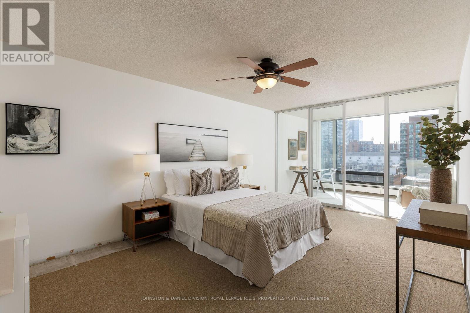 












901 - 30 WELLINGTON STREET E

,
Toronto,




Ontario
M5E1S3

