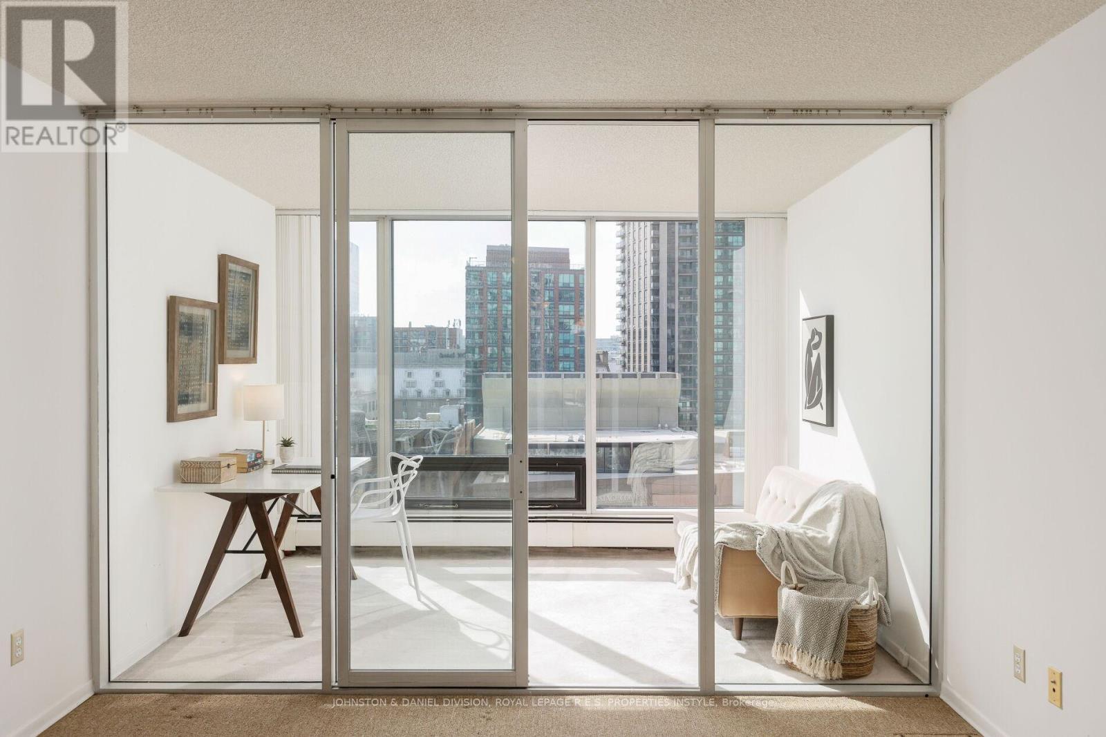 












901 - 30 WELLINGTON STREET E

,
Toronto,




Ontario
M5E1S3

