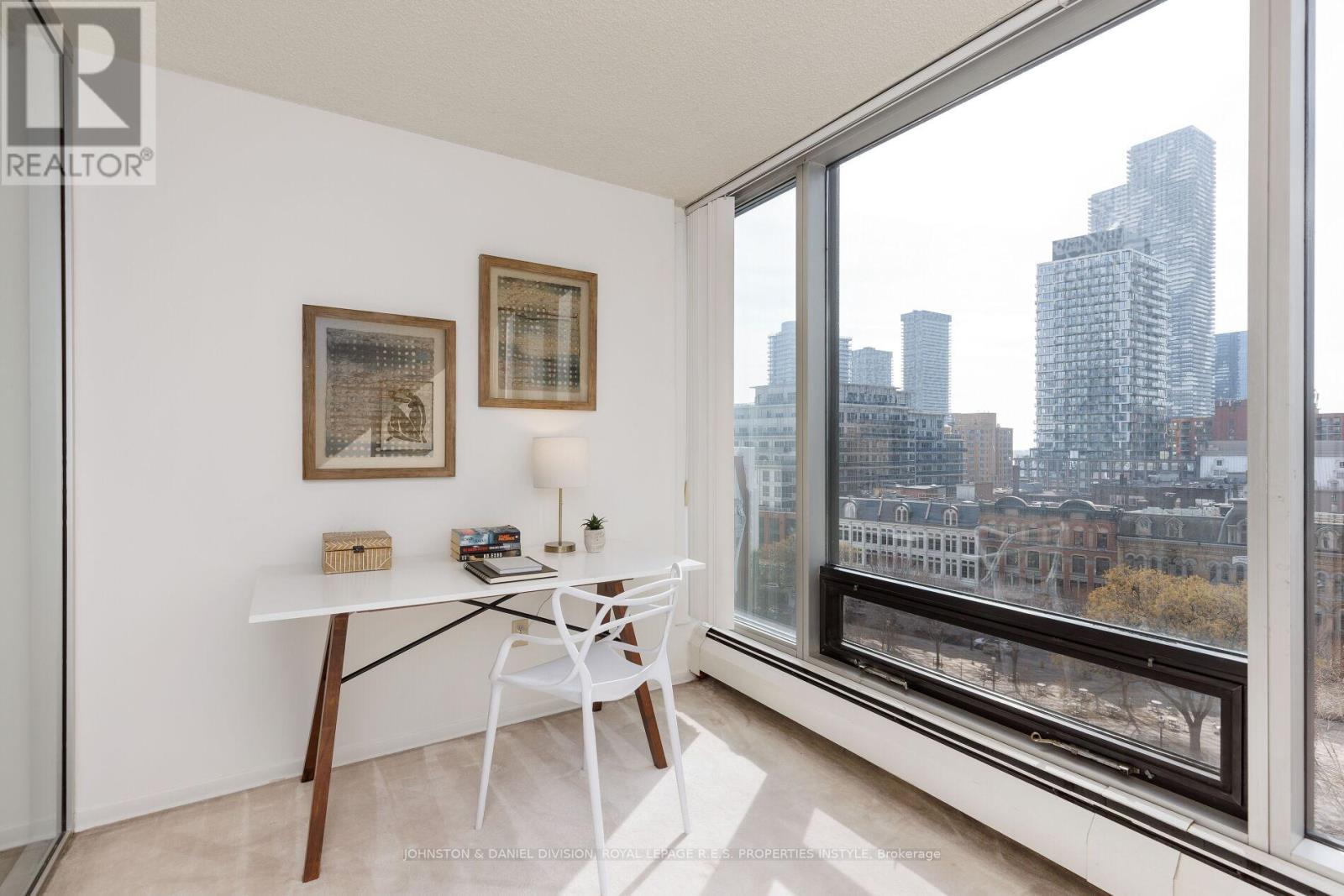 












901 - 30 WELLINGTON STREET E

,
Toronto,




Ontario
M5E1S3

