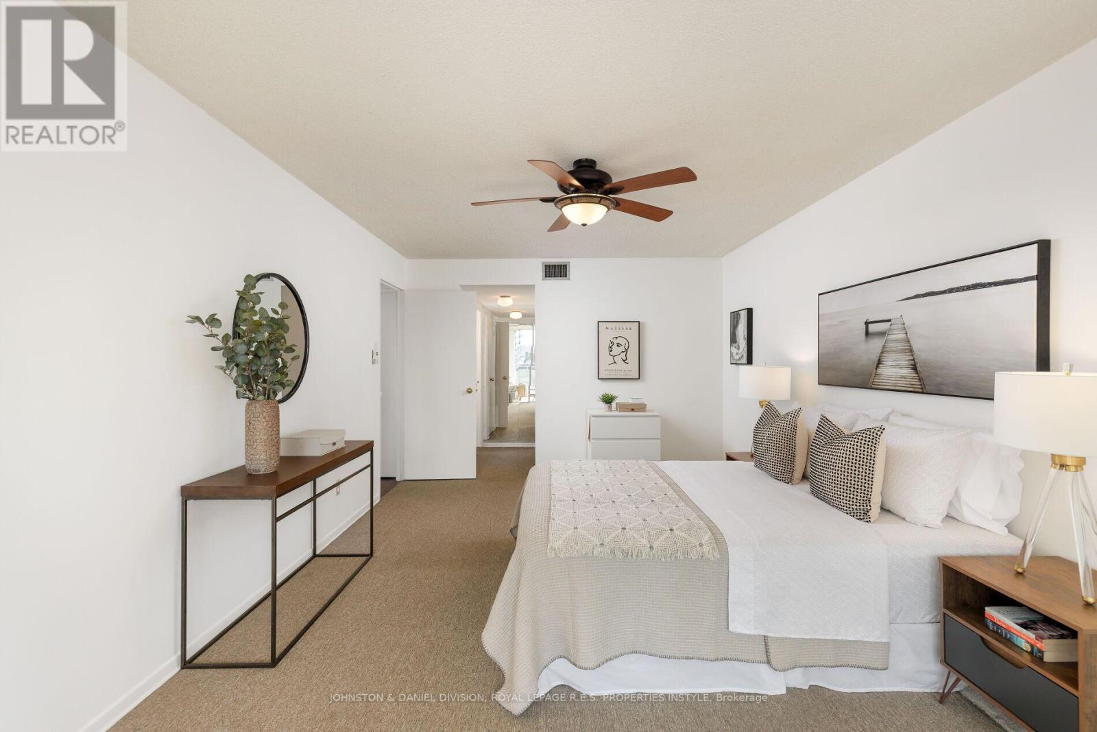 












901 - 30 WELLINGTON STREET E

,
Toronto,




Ontario
M5E1S3

