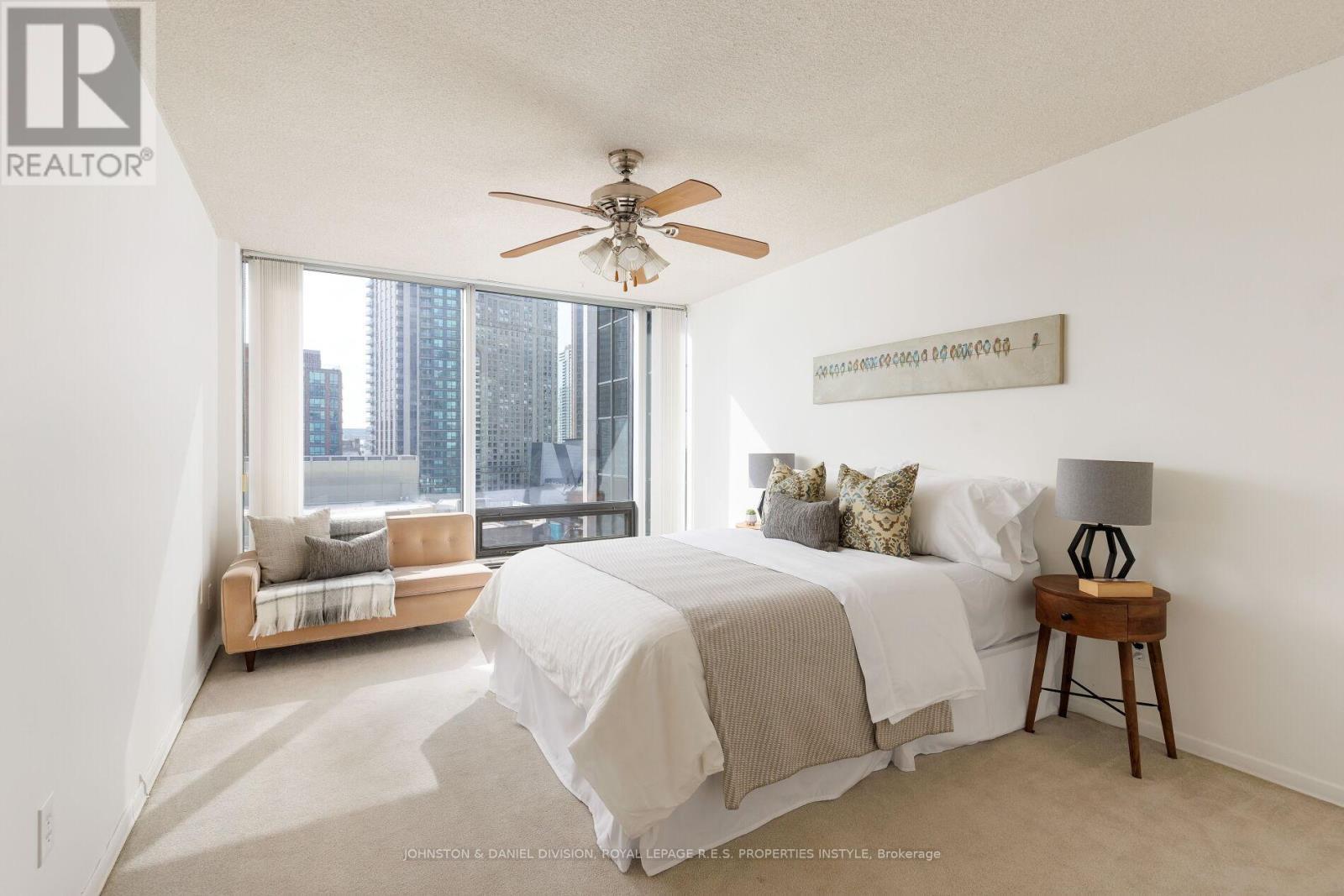 












901 - 30 WELLINGTON STREET E

,
Toronto,




Ontario
M5E1S3

