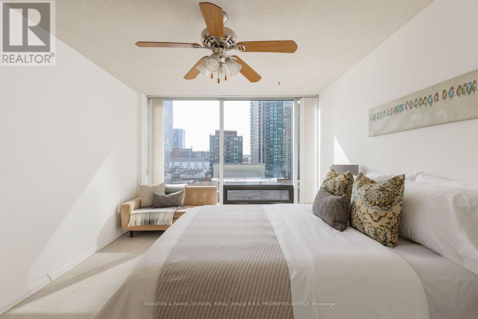 












901 - 30 WELLINGTON STREET E

,
Toronto,




Ontario
M5E1S3

