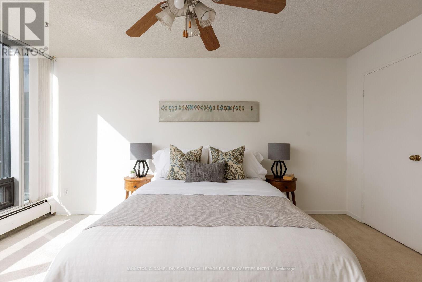 












901 - 30 WELLINGTON STREET E

,
Toronto,




Ontario
M5E1S3

