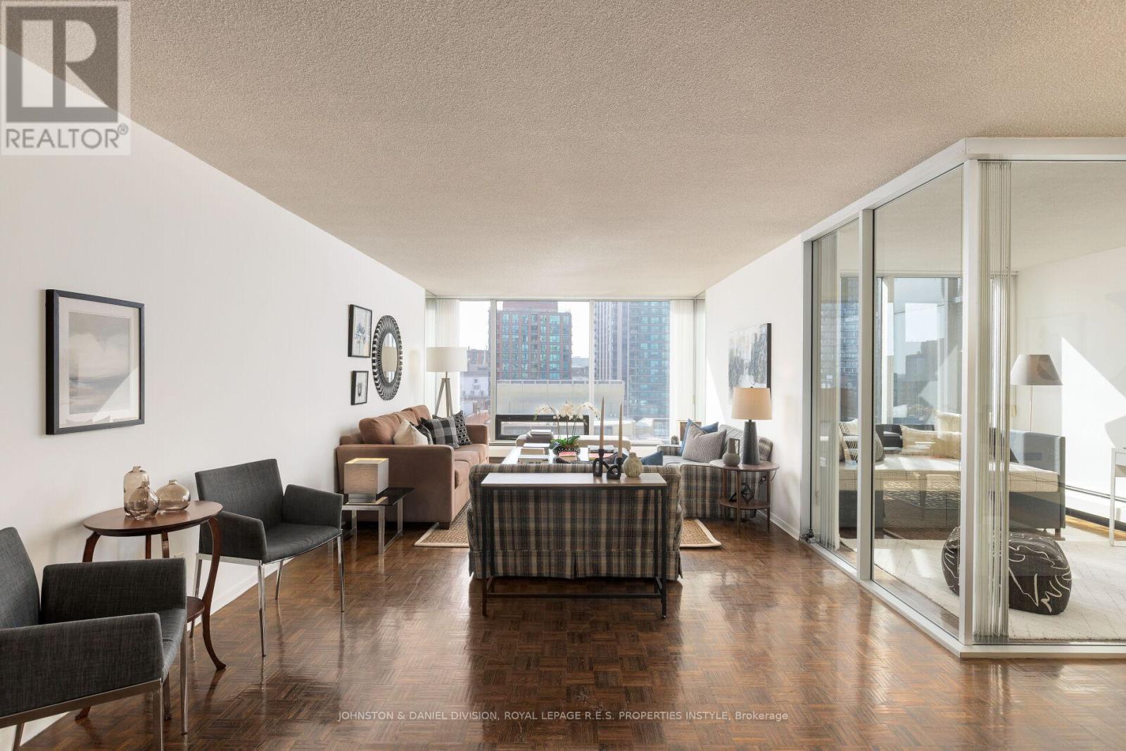 












901 - 30 WELLINGTON STREET E

,
Toronto,




Ontario
M5E1S3

