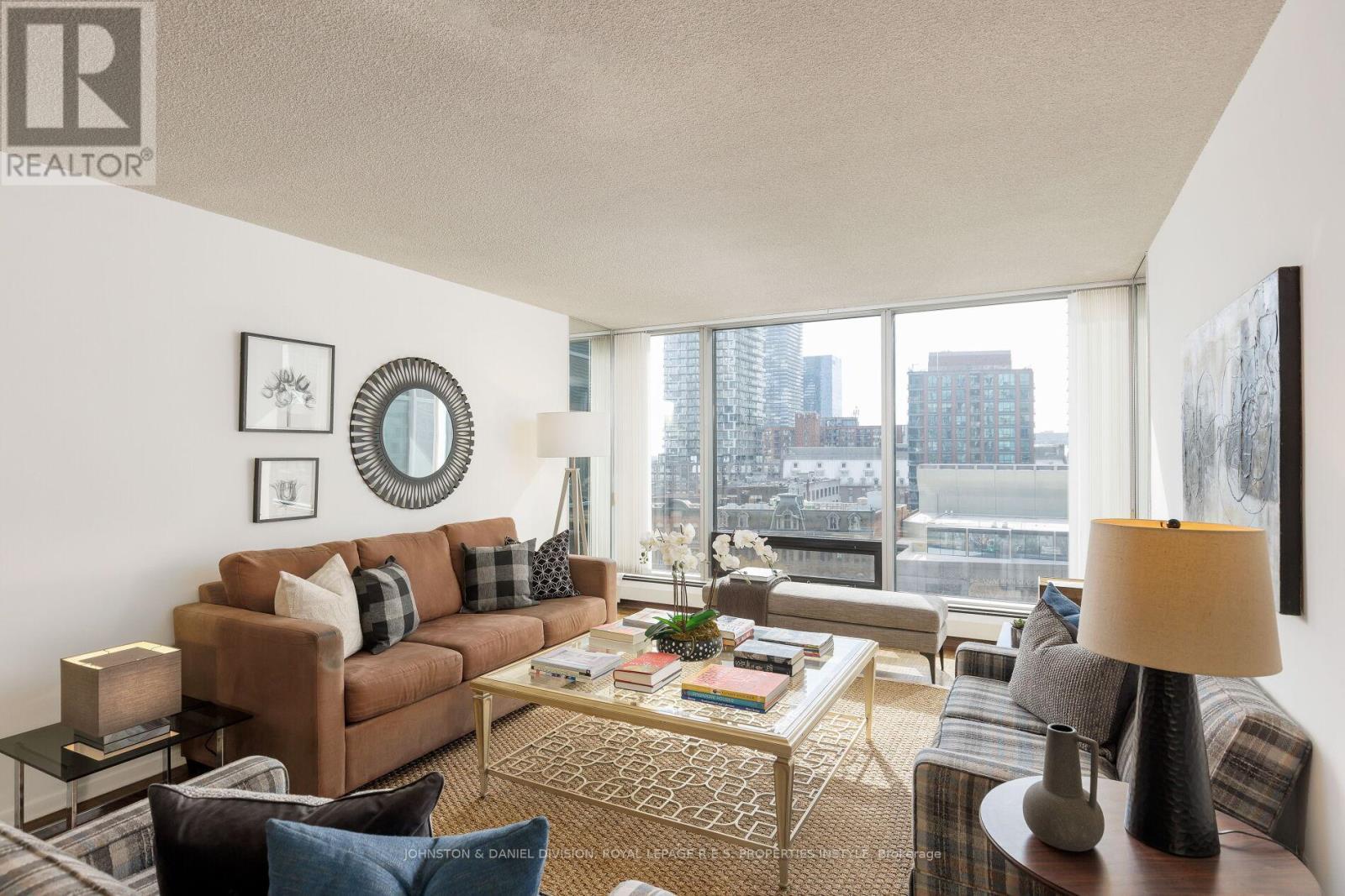 












901 - 30 WELLINGTON STREET E

,
Toronto,




Ontario
M5E1S3

